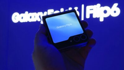 free-galaxy-z-flip-government-phone-featured