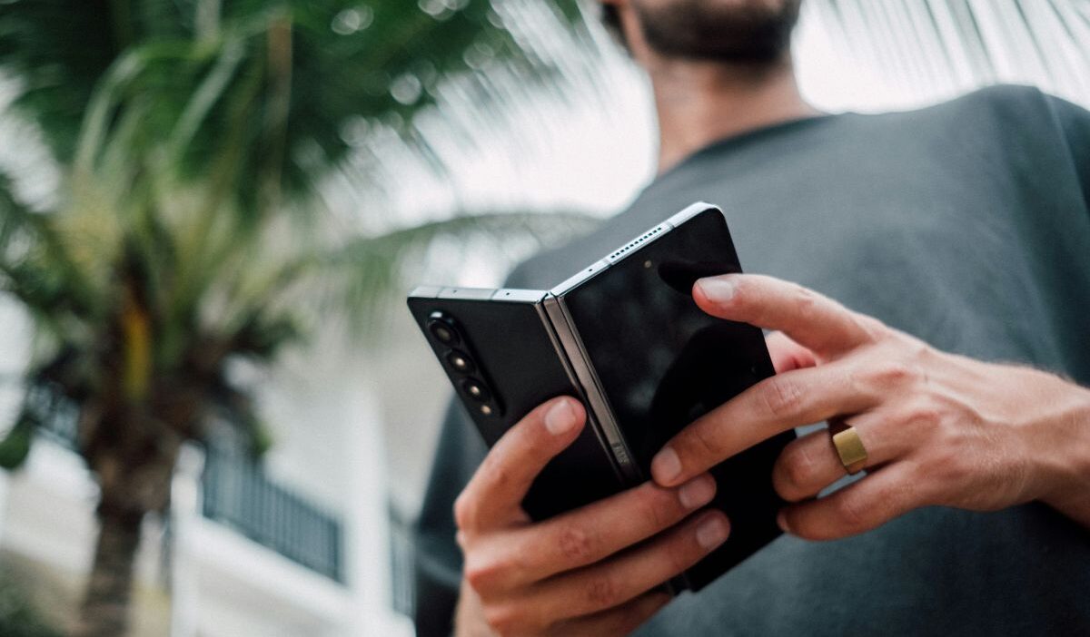 free-galaxy-z-fold-featured