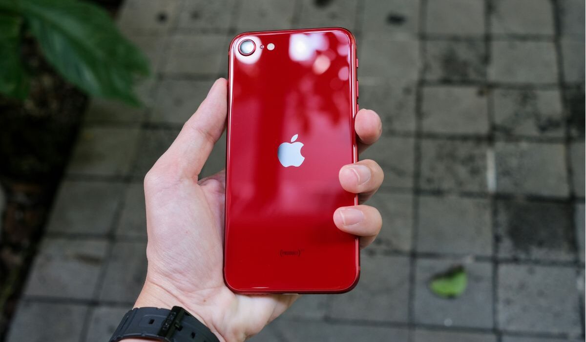 free-iphone-se-featured