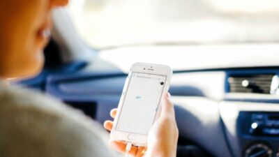 how to share location on iphone