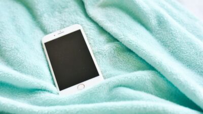 why is my phone working but the screen is black iphone