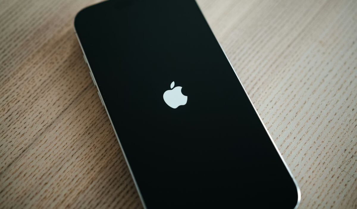 how to turn off iphone