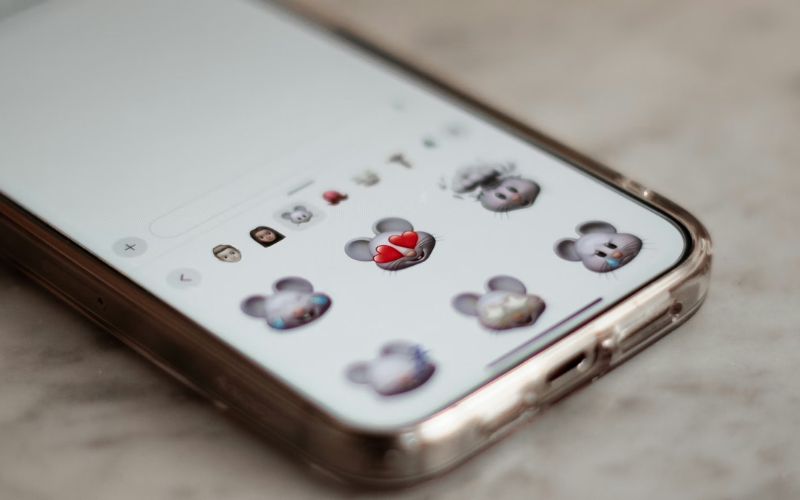 make a sticker on iphone