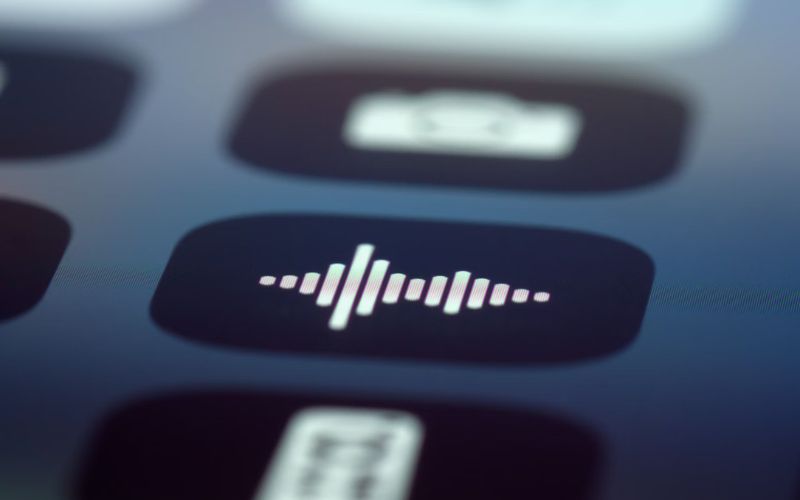 change voicemail on iphone