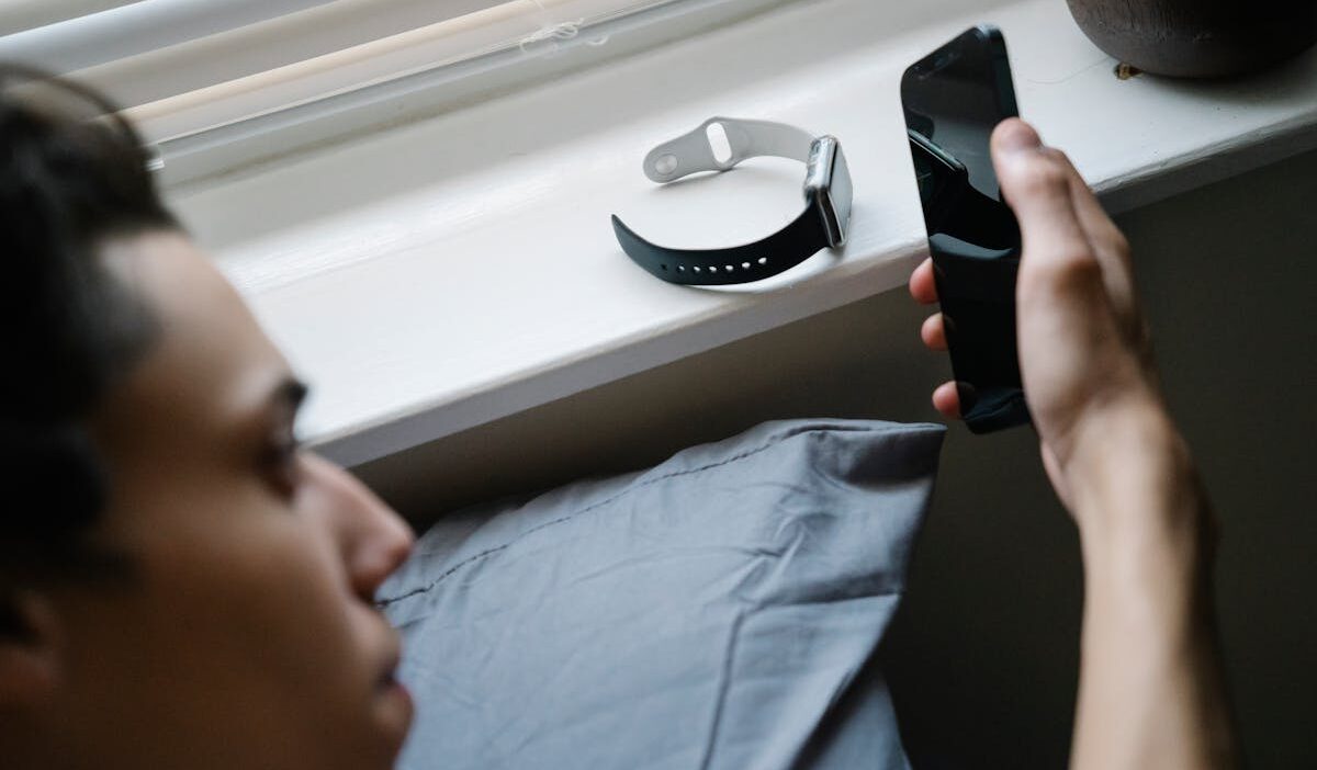 how to change alarm sound on iphone