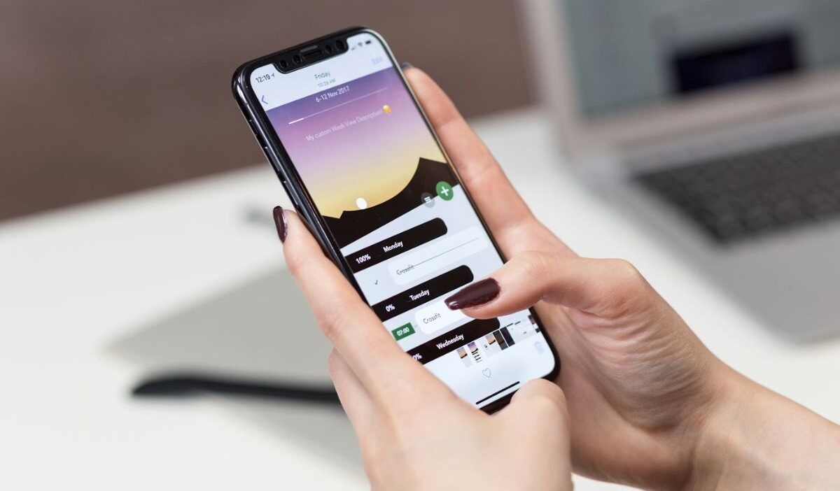 how to change voicemail on iphone