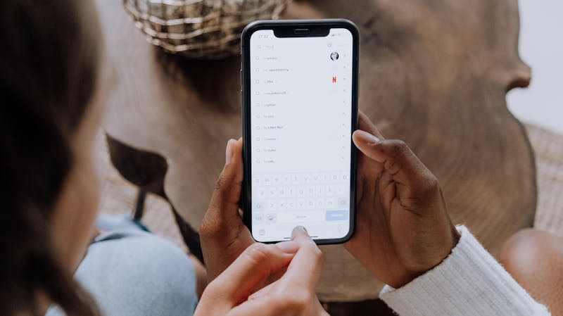 how to close all tabs in safari on iPhone