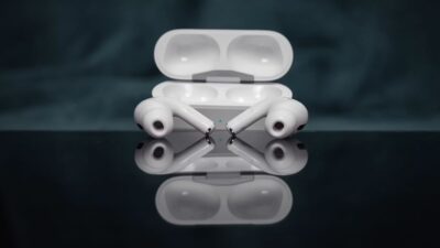how to connect airpods to iphone