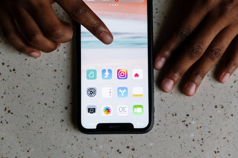 How do I hide apps but still use them