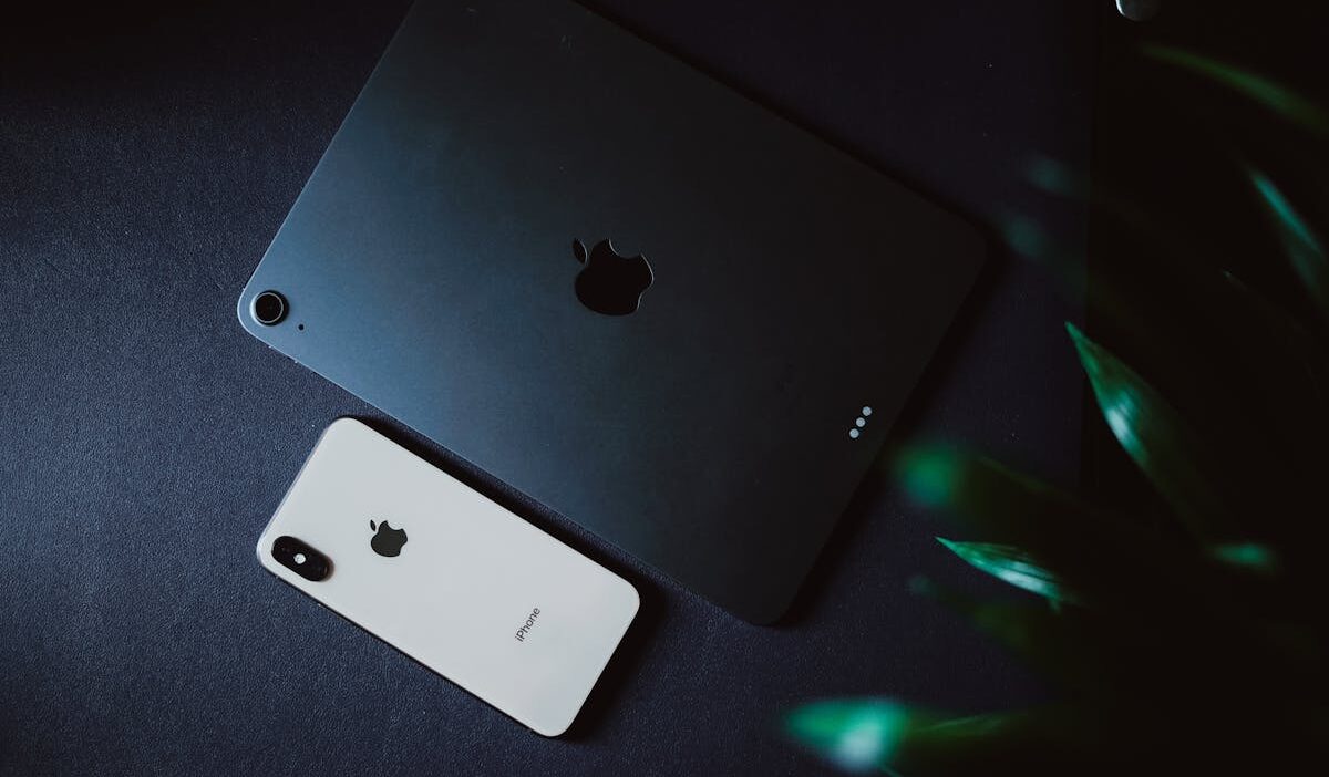 how to sync iphone and ipad