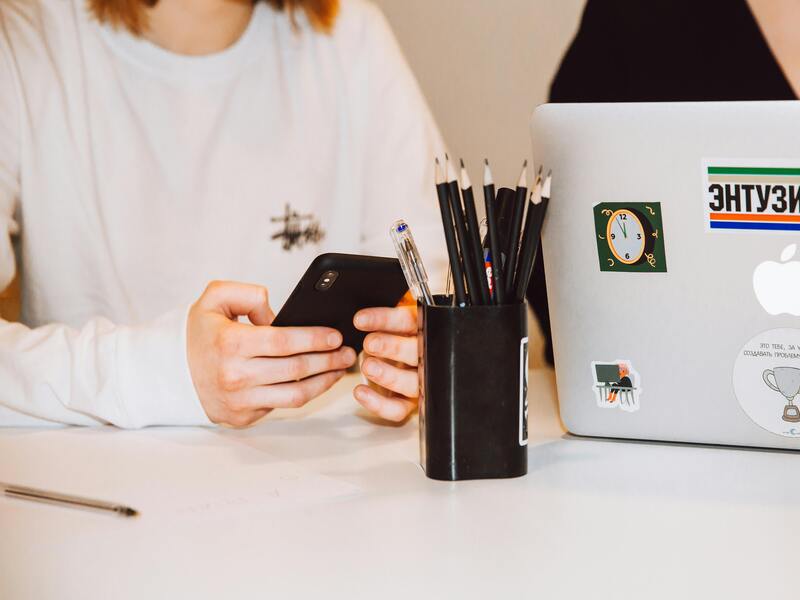 how-to-delete-stickers-on-iPhone