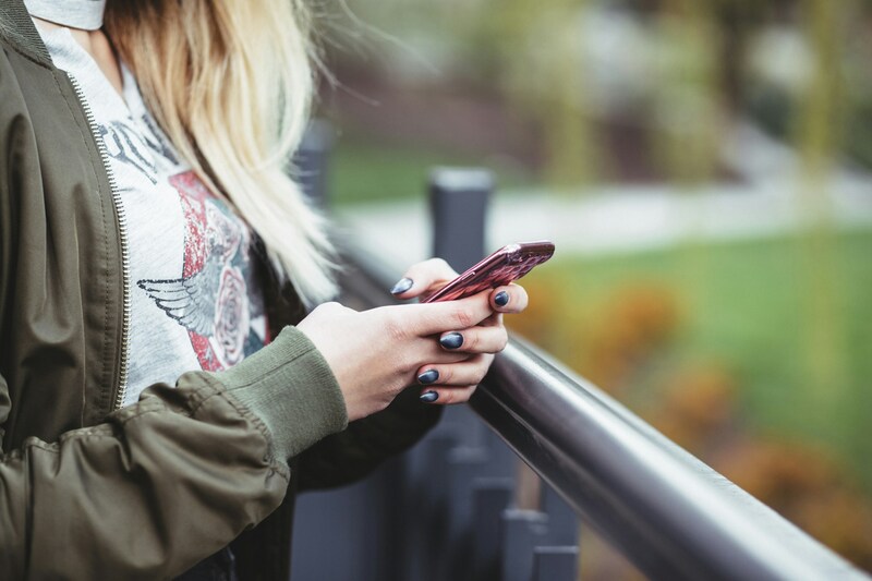 guide how to add email to iPhone