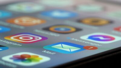 how to add email to iphone