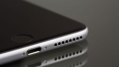 how to clean iphone speaker
