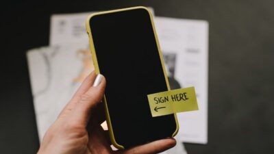 how to sign a document on iphone
