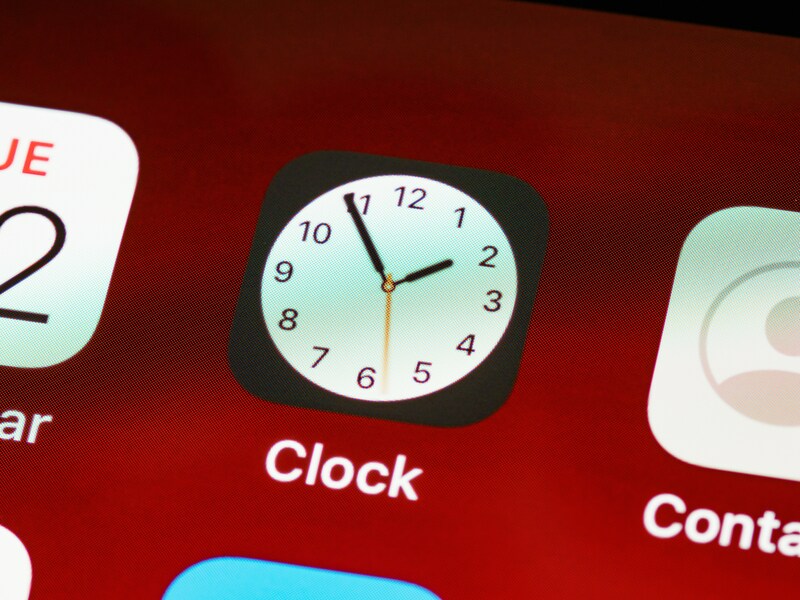 how to adjust alarm volume on iphone