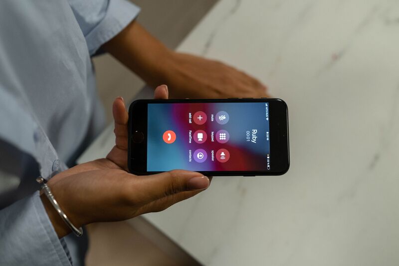 How to check your phone number iPhone?