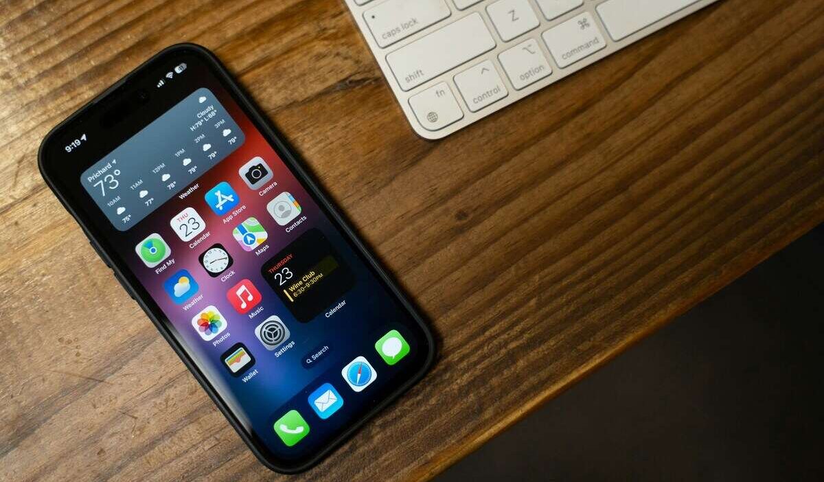how to combine two photos on iphone