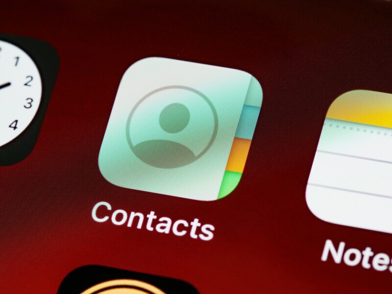 how to delete multiple contacts on iphone