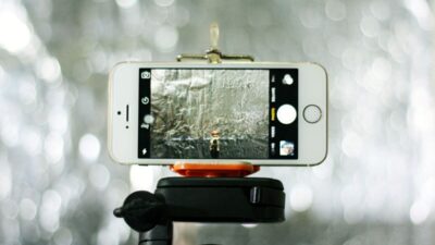 how to loop a video on iphone