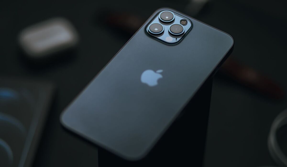 how to hide messages on iphone