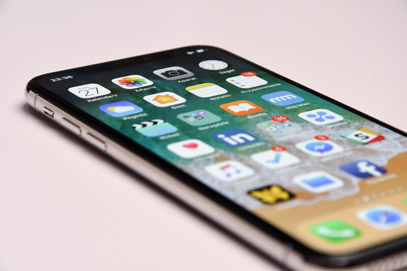 how to change font on iphone