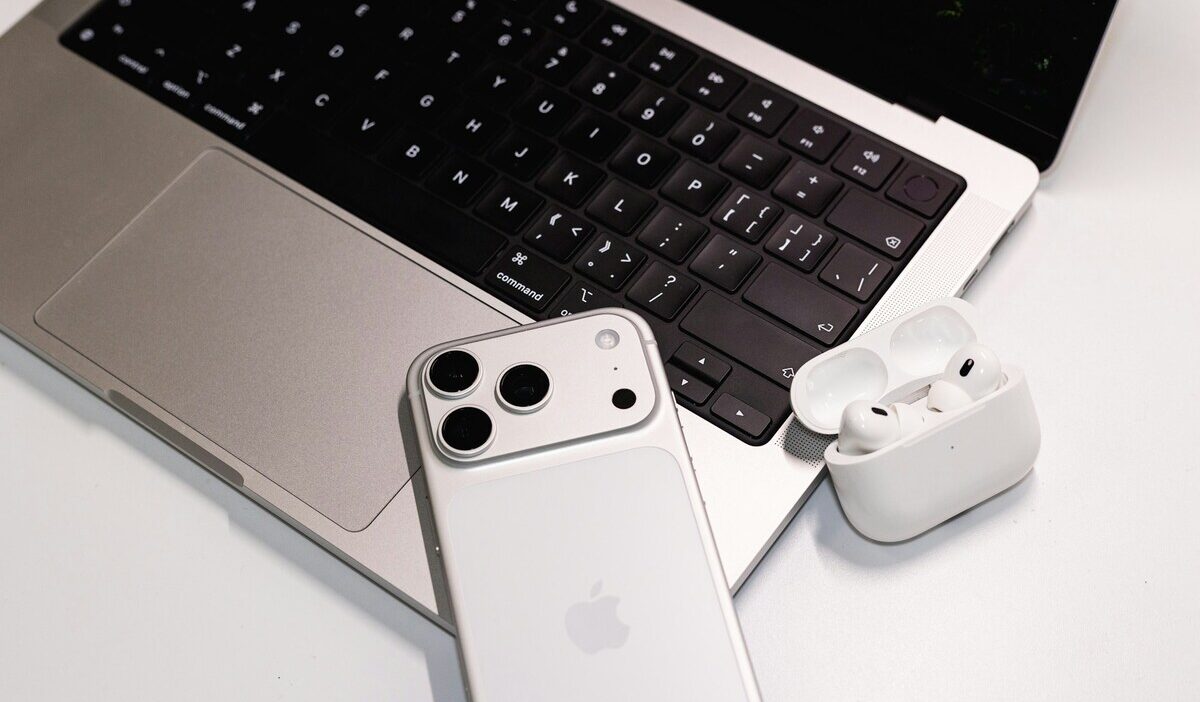 how to copy and paste on iphone