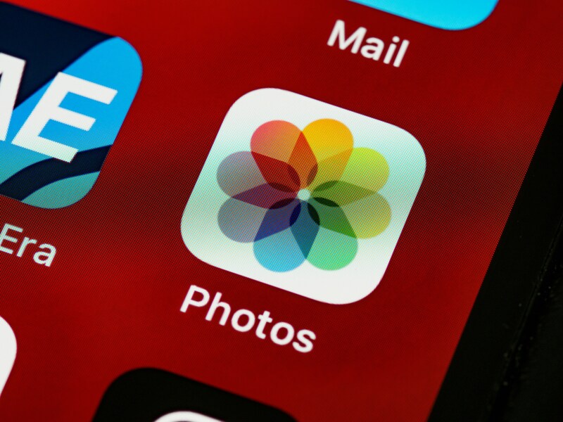 how to delete all photos from iphone
