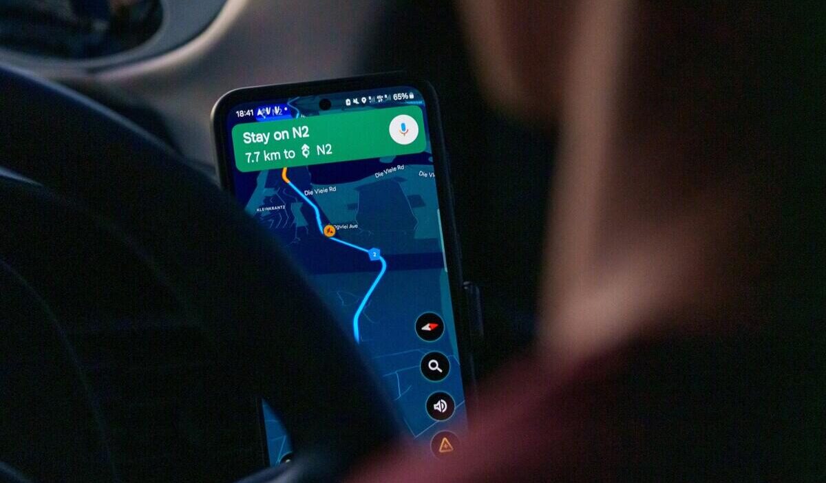how to hide location on iphone