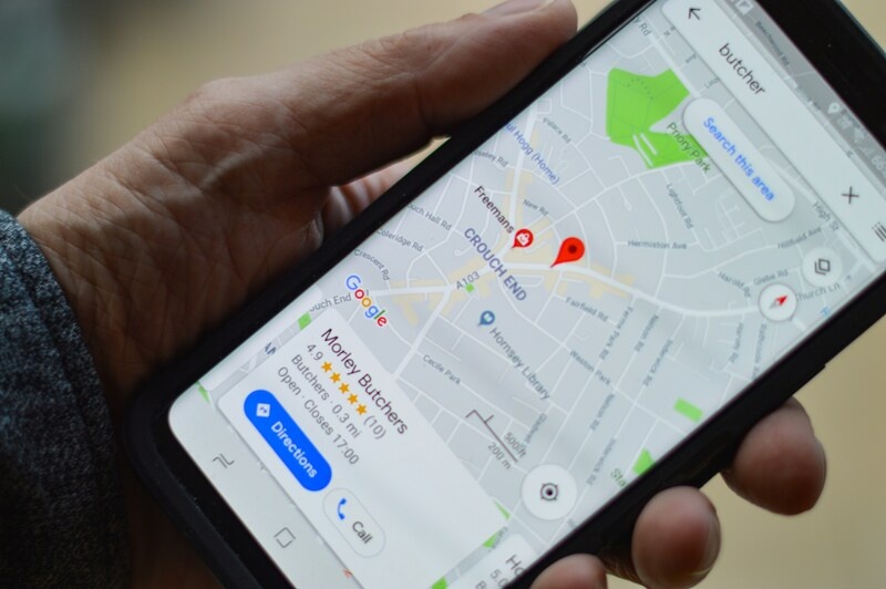how to hide location on iphone