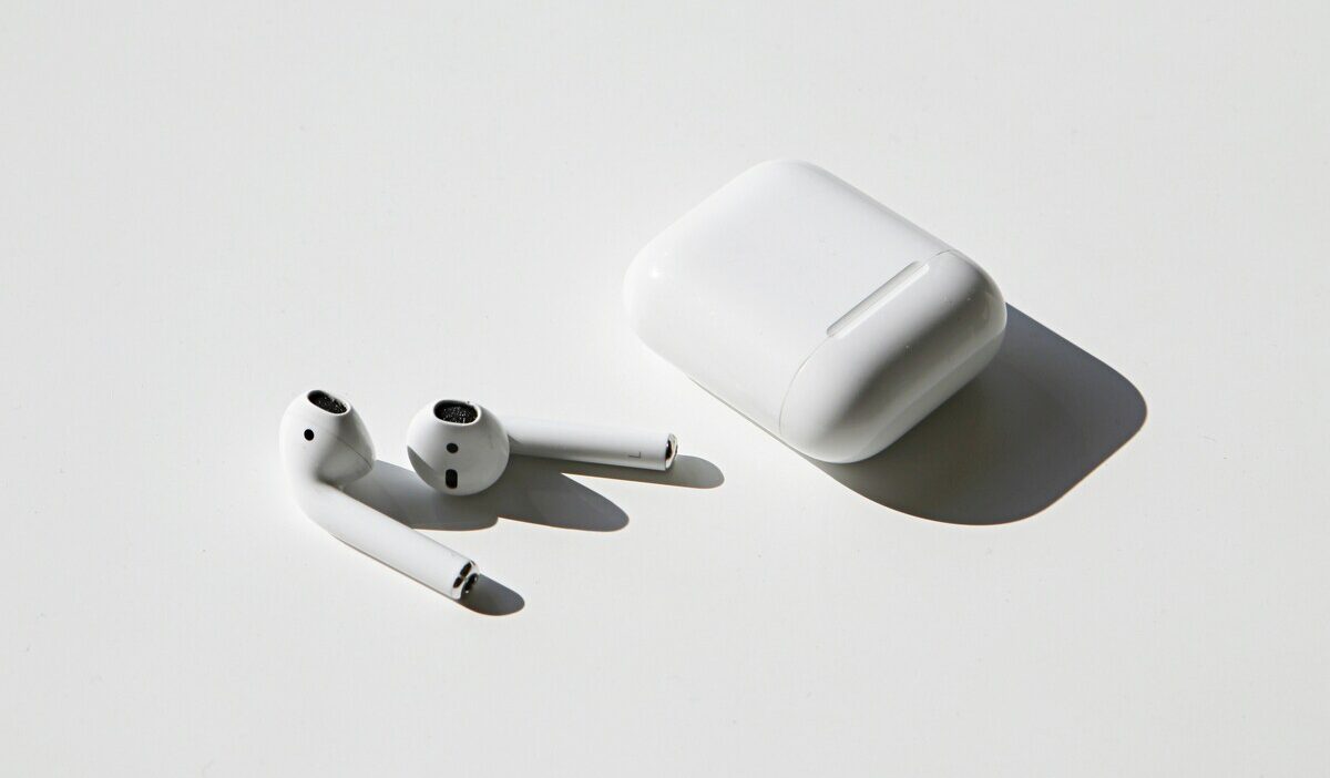 how to add airpods to find my