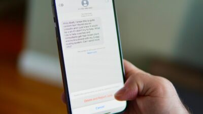 how to combine contacts on iphone