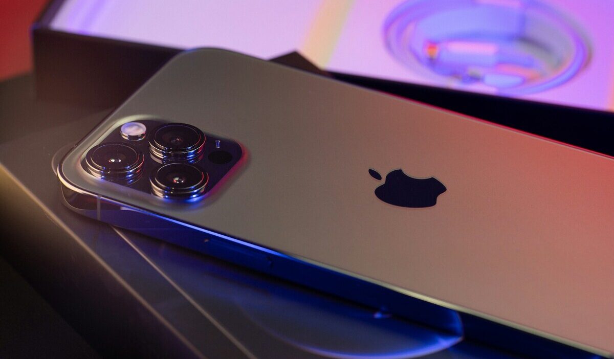 how to get phone out of sos mode