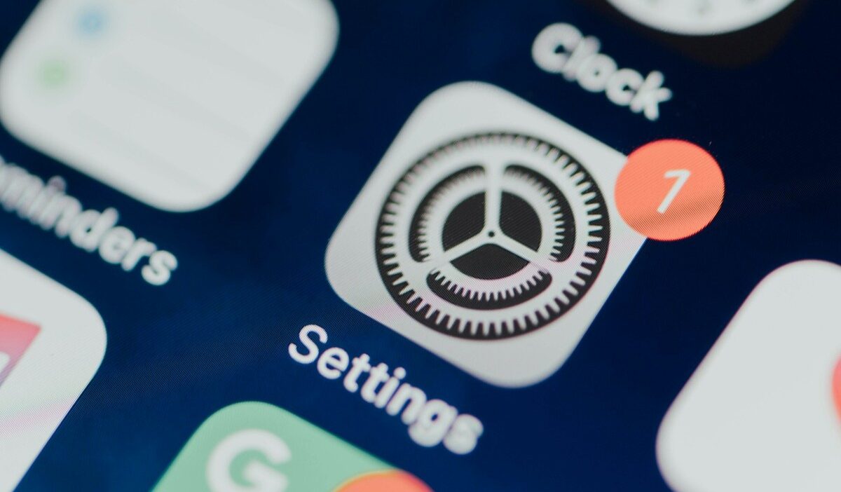 how to change apple id on iphone